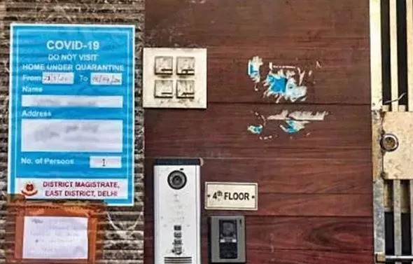 घर के बाहर ………कोरोना के पोस्टर नहीं लगाएं