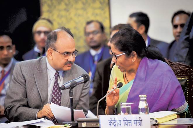 मासिक जीएसटी का लक्ष्य दो लाख करोड़