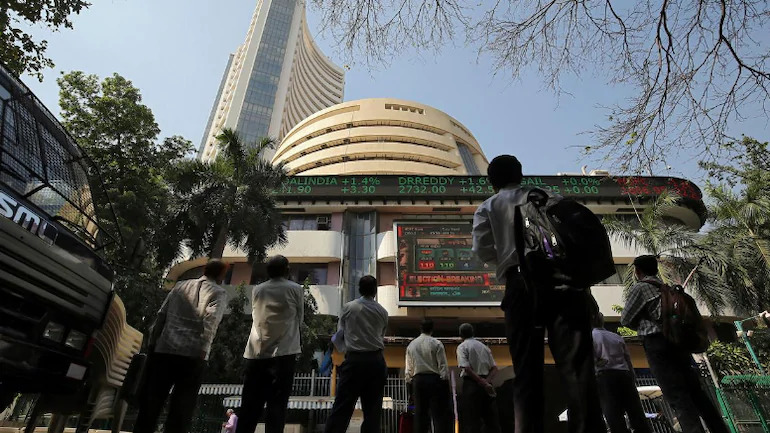 टूटीं अनेक उम्मीदें, पर उछला शेयर बाज़ार   