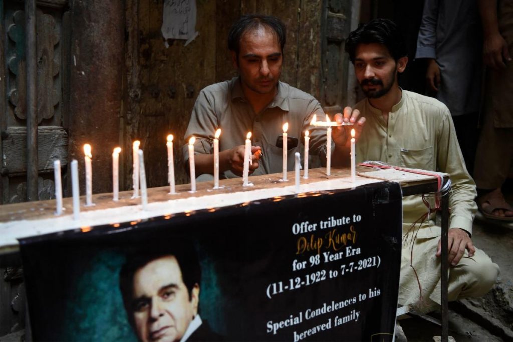 परदे का किरदार ज़्यादा मुश्किल या ज़िंदगी का?